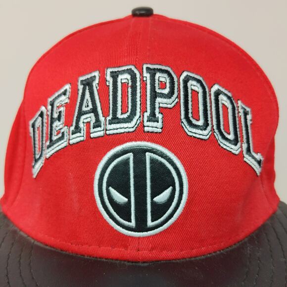Marvel Deadpool Flat Bill Snapback Hat Embroidered Logo Spell Out Red Black - Picture 4 of 10